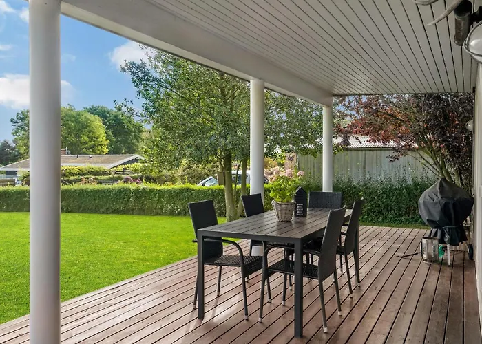 בית נופש Two-bedroom In בורקופ