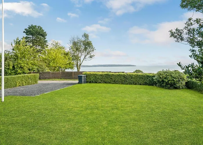 Two-bedroom In * בורקופ