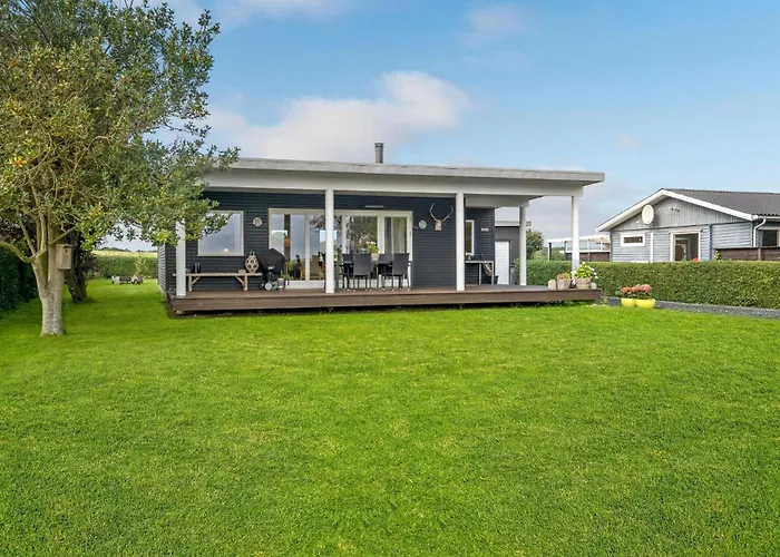 Two-bedroom In * בורקופ